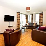 Lägenhetshotell Staycity Millennium Walk 3*