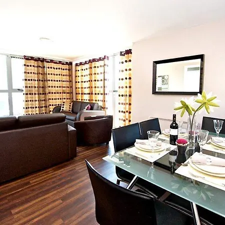 Staycity Millennium Walk شقة فندقية