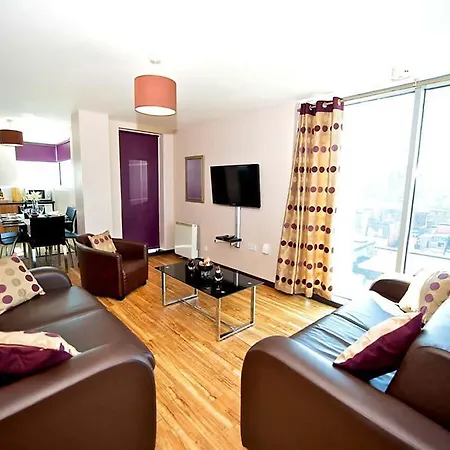 Apartahotel Staycity Millennium Walk 3*