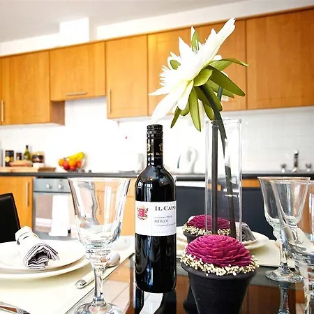 Staycity Millennium Walk Aparthotel