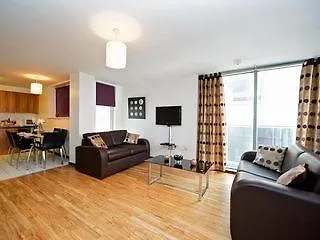 Staycity Millennium Walk Apartahotel
