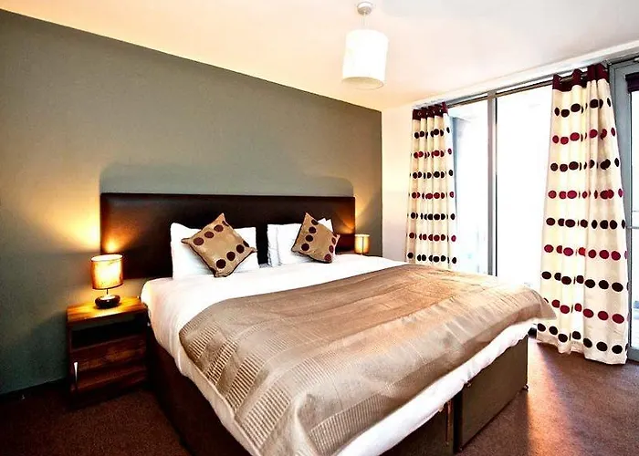 Staycity Millennium Walk Апарт-отель 3*